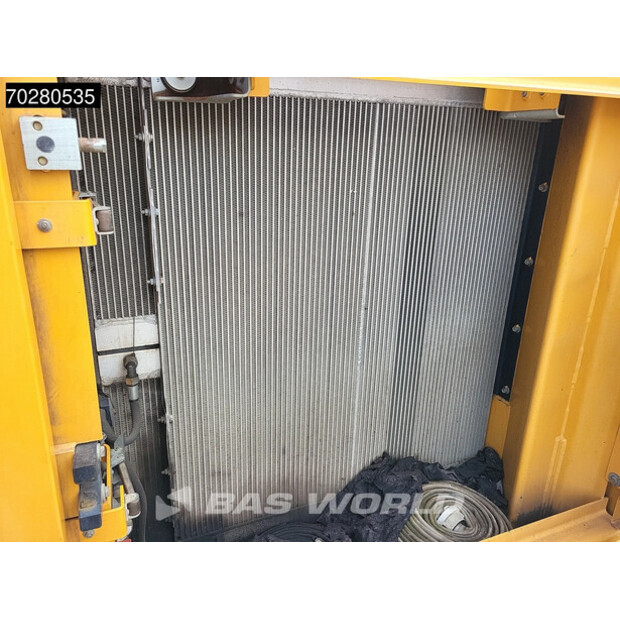 2011 ليبهير R974C-45552391