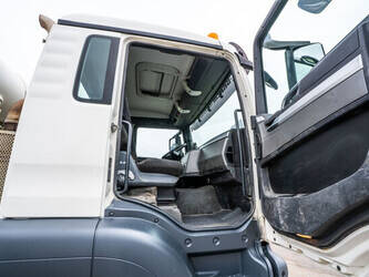 2015-man-tgs-32-360-1424608-45552515