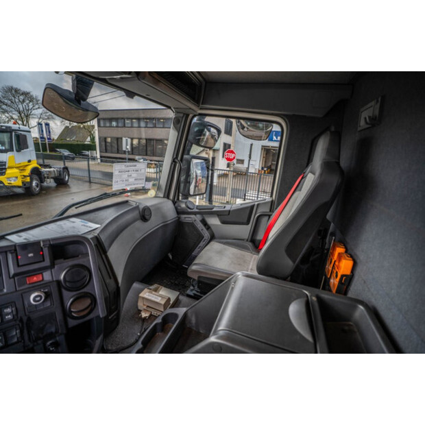 2015 رينو T380-45552674