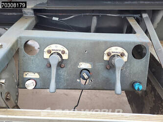 2007-burg-others-1424712-45553681