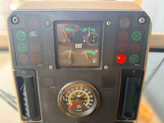 2013-caterpillar-140k-1424754-45554316