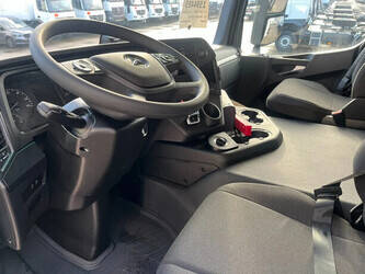 2026-mercedes-benz-arocs-1736-ak-4x4-chassis-cabin-45554757