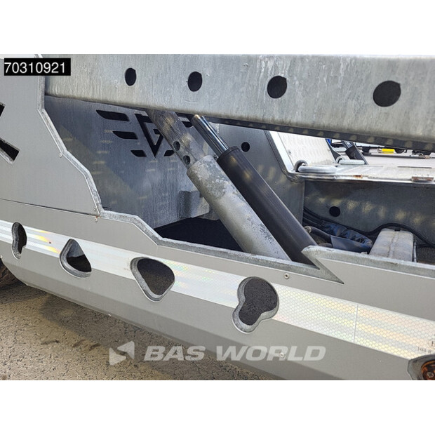 2025 Vega OTHERS-45555819