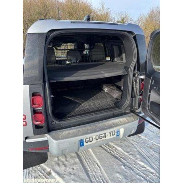 2021 لاند روفر Defender-45569005