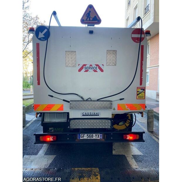 2022 Renault D-45569083