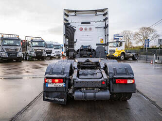 2015-renault-t520-1424830-45569476