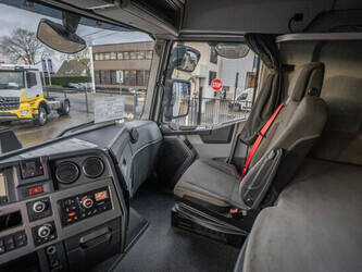 2015-renault-t520-1424830-45569482