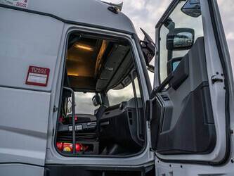 2015-renault-t520-1424830-45569484