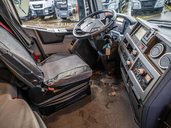 2015-renault-t520-1424830-45569486