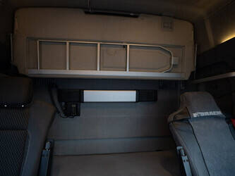 2015-renault-t520-1424830-45569488