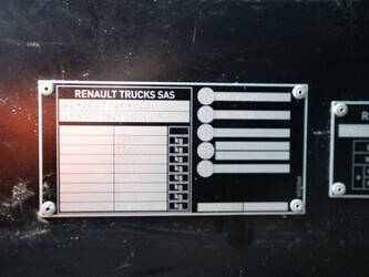 2015-renault-t520-1424830-45569490