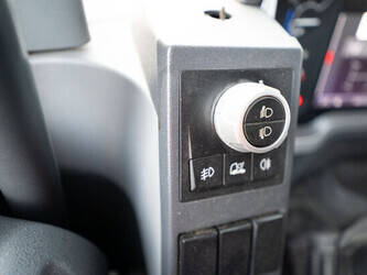 2015-renault-t520-1424830-45569492