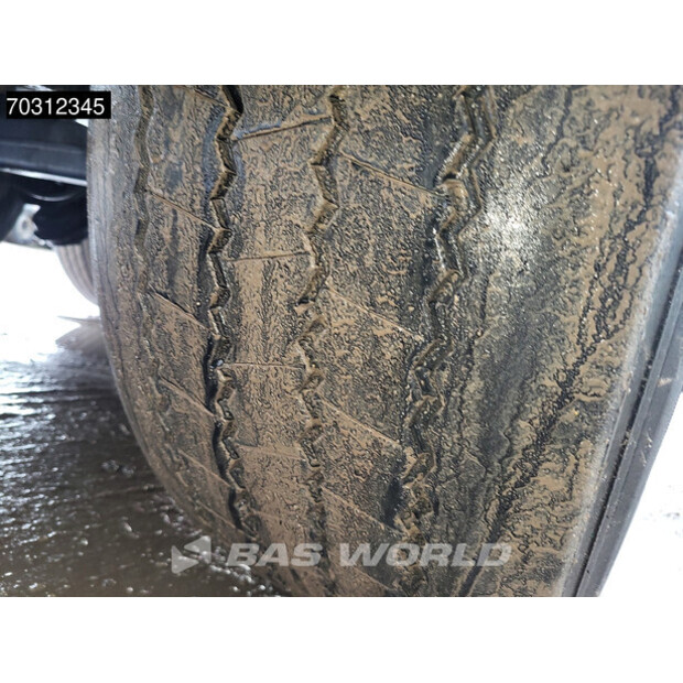 2002 باكتون TBD339-45569892