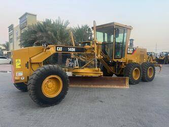 صورة ل كريدرات 2009 كاتربيلر 140H