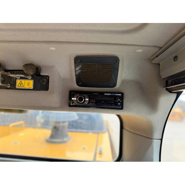 2016 Caterpillar 320FL-45571479