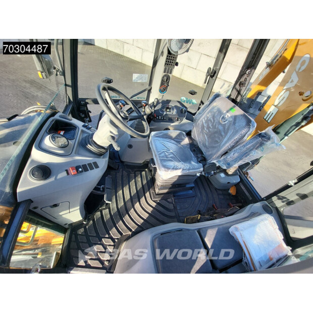 2025 CASE 851NX CP-45572176