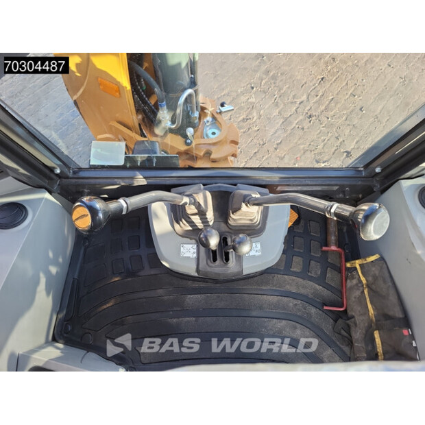 2025 CASE 851NX CP-45572178