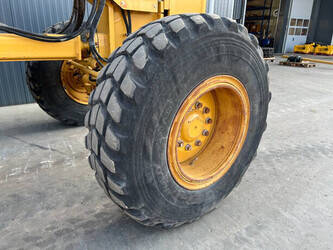 2018-caterpillar-140k-1424896-45573256