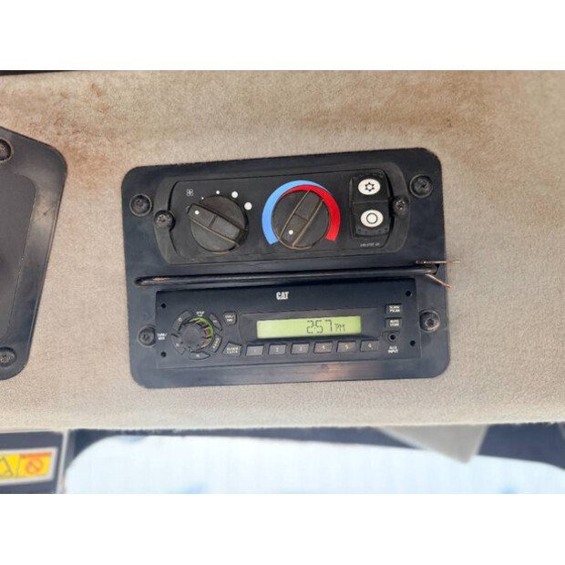 2013 كاتربيلر 140M2-45573300