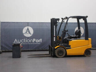 Image de CHARIOTS ÉLÉVATEURS 2003 Jungheinrich EFG-Vac 25