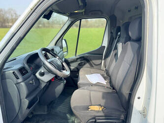 2020-renault-master-2-3dci-1424946-45575402