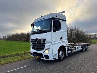 Image for 2018 Mercedes-Benz ACTROS 2542