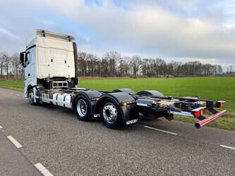 2018-mercedes-benz-actros-2542-1424950-45575498