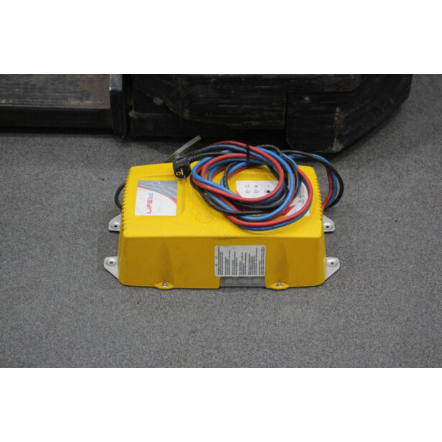 2004 BT S12-45575828