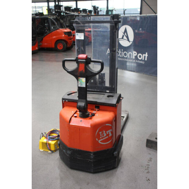 2004 BT S12-45575896