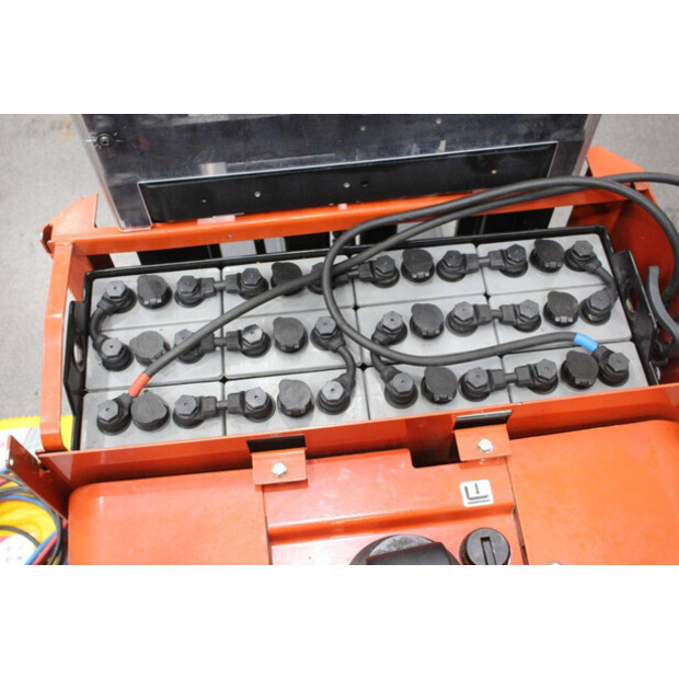 2004 BT S12-45575910