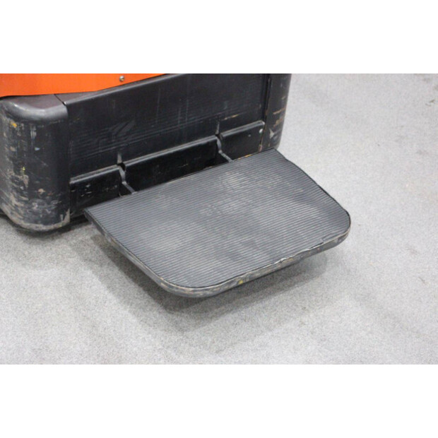 2004 BT SPE 160-45575983