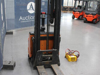 2000-toyota-sll16-45576143