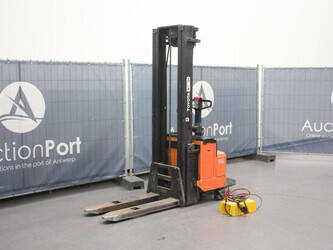 2000-toyota-sll16-45576145