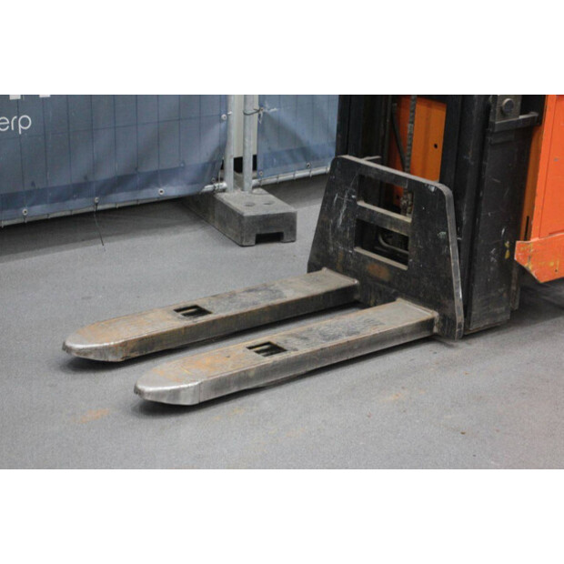 2000 Toyota SLL16-45576147