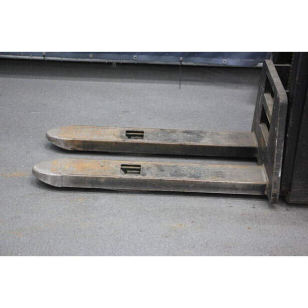 2000 Toyota SLL16-45576148