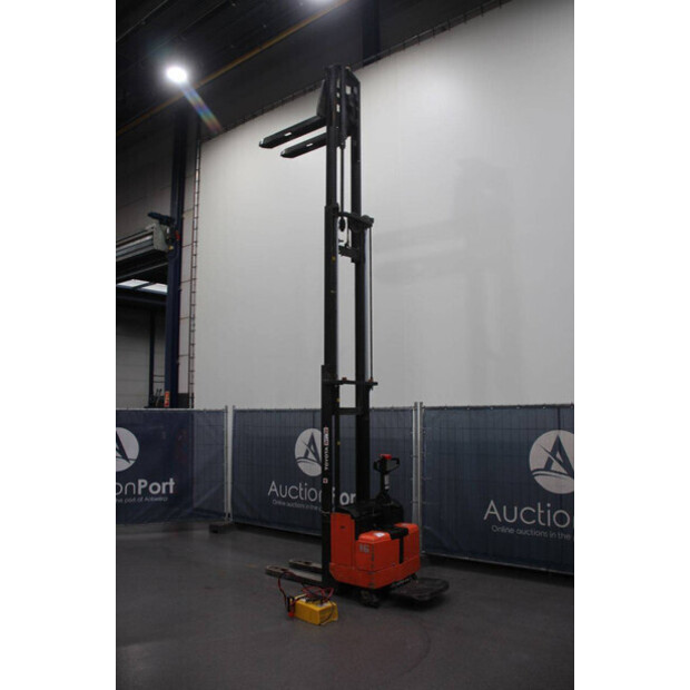 2000 Toyota SLL16-45576157