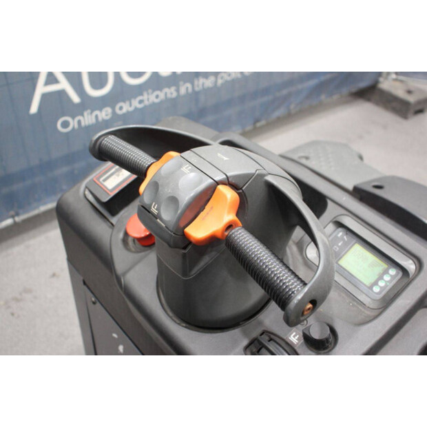 2017 Linde V08-02-45576229