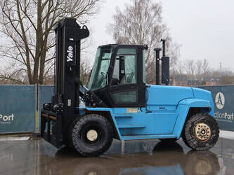 صورة ل رافعات شوكية 2004 يال GDP160EB