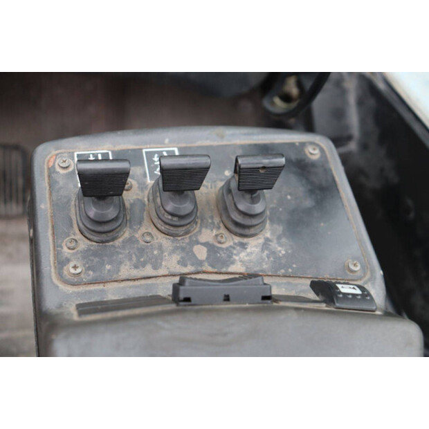 2004 يال GDP160EB-45576530