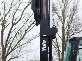 2004-yale-gdp160eb-45576537