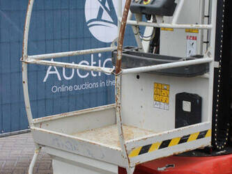 2012-jlg-toucan-8e-1424985-45576658