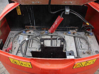 2012-jlg-toucan-8e-1424985-45576687