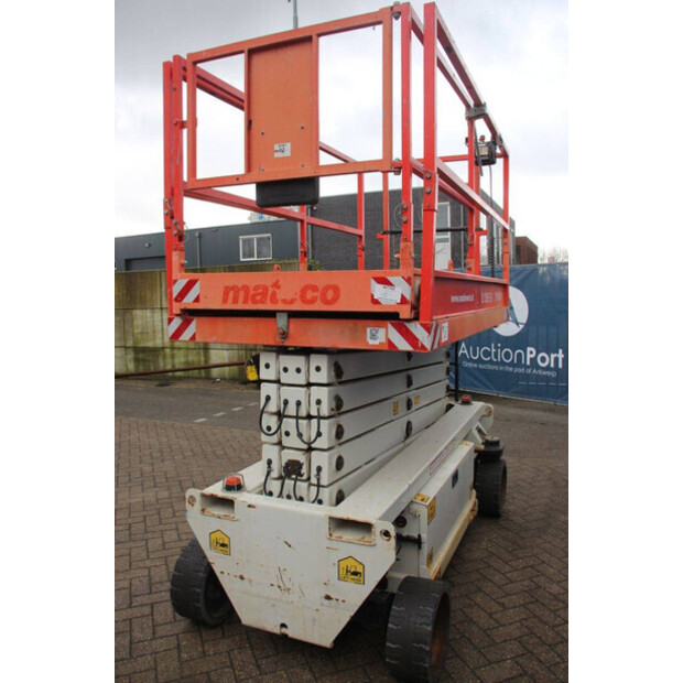 2013 Holland Lift Ecostar HL-11812-45577140