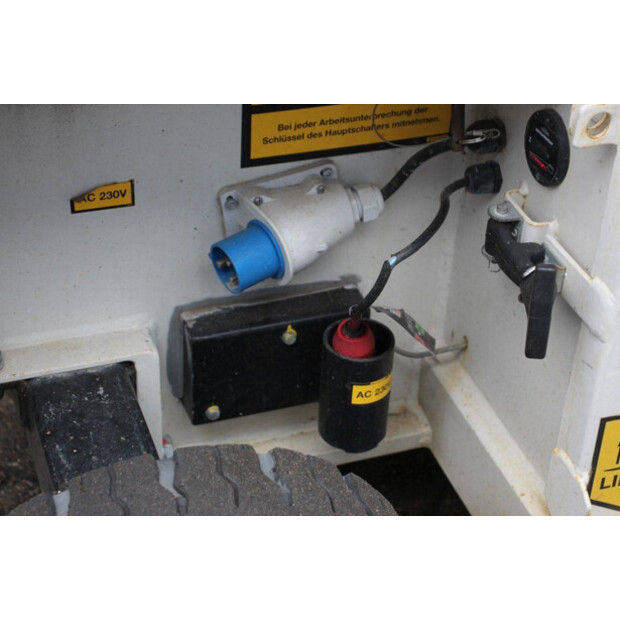 2013 Holland Lift Ecostar HL-11812-45577155