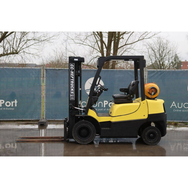 2017 Hyster H2.5XT-45577177