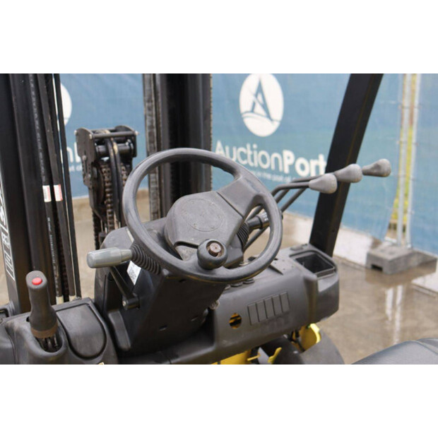 2017 Hyster H2.5XT-45577199