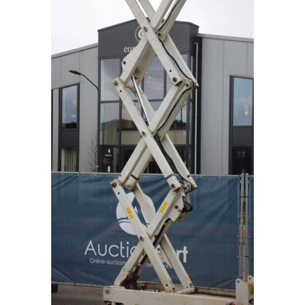 2013 جيني GS-1932-45577255