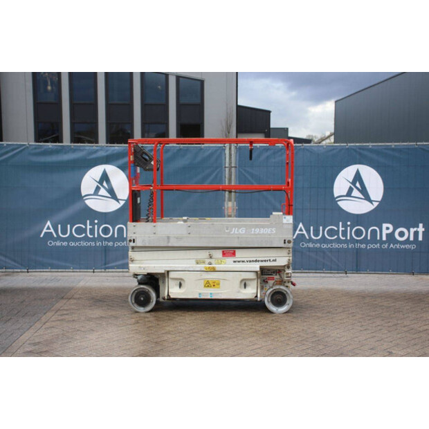 2014 جيه ال جي 1930ES-45577455