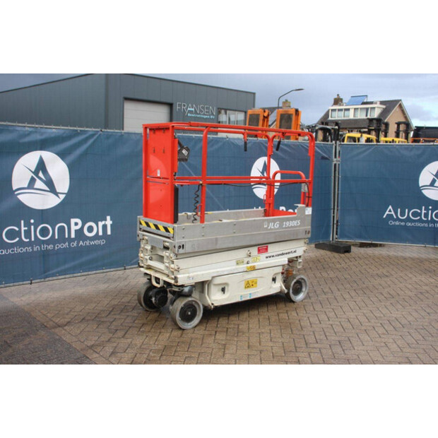 2014 جيه ال جي 1930ES-45577461