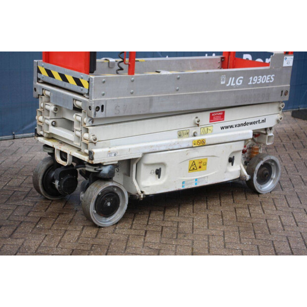 2014 جيه ال جي 1930ES-45577462